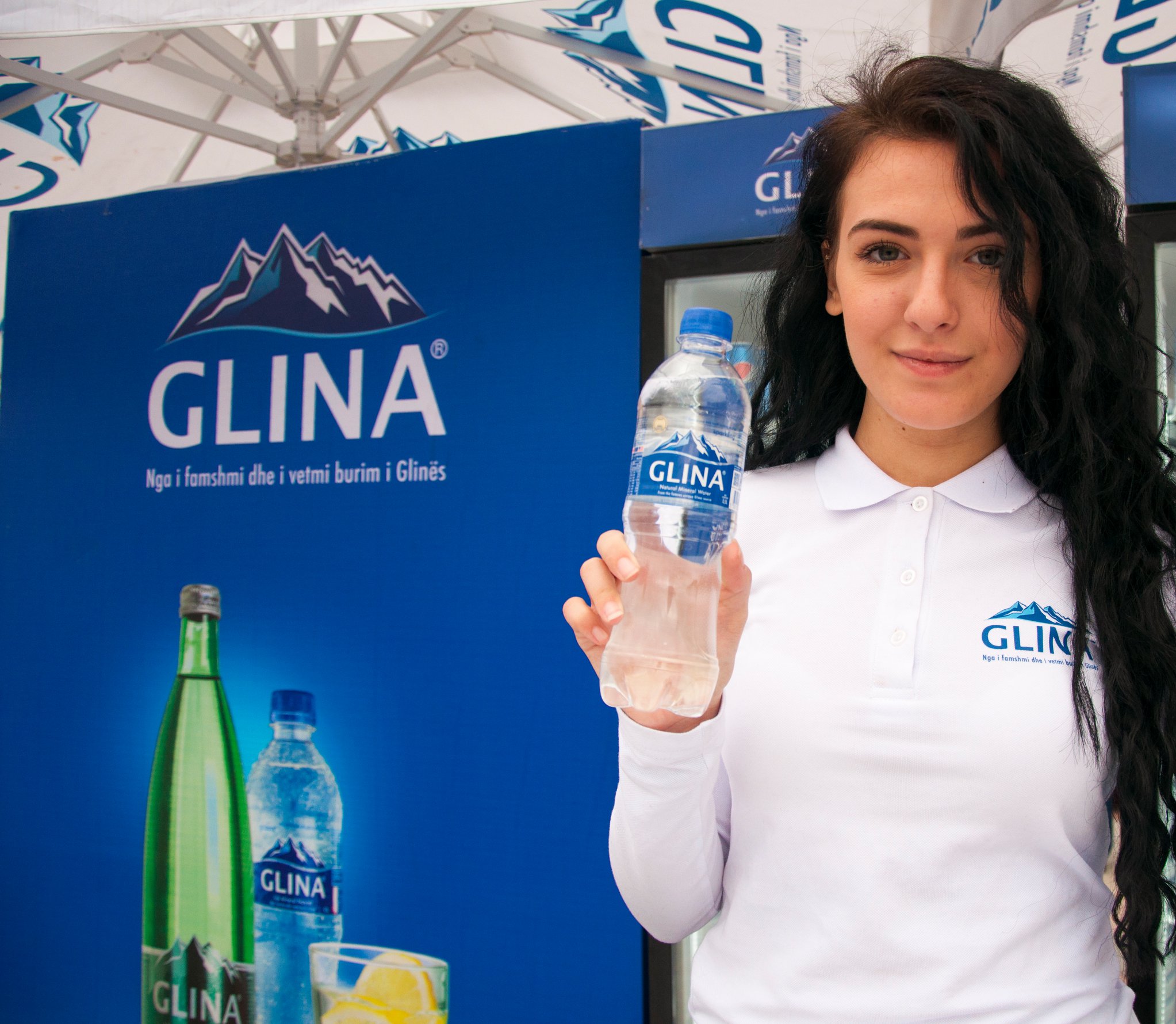 Uji Glina në Panair